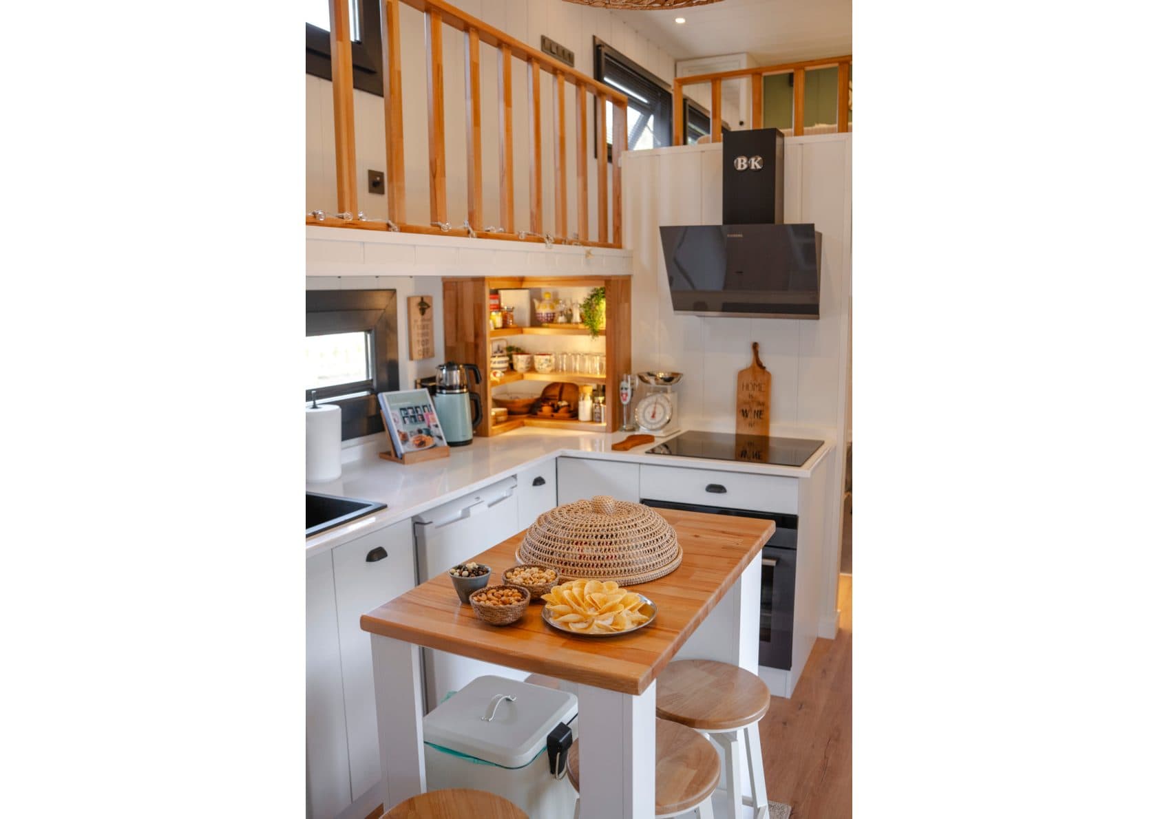 Juno 10m (8m available) 15