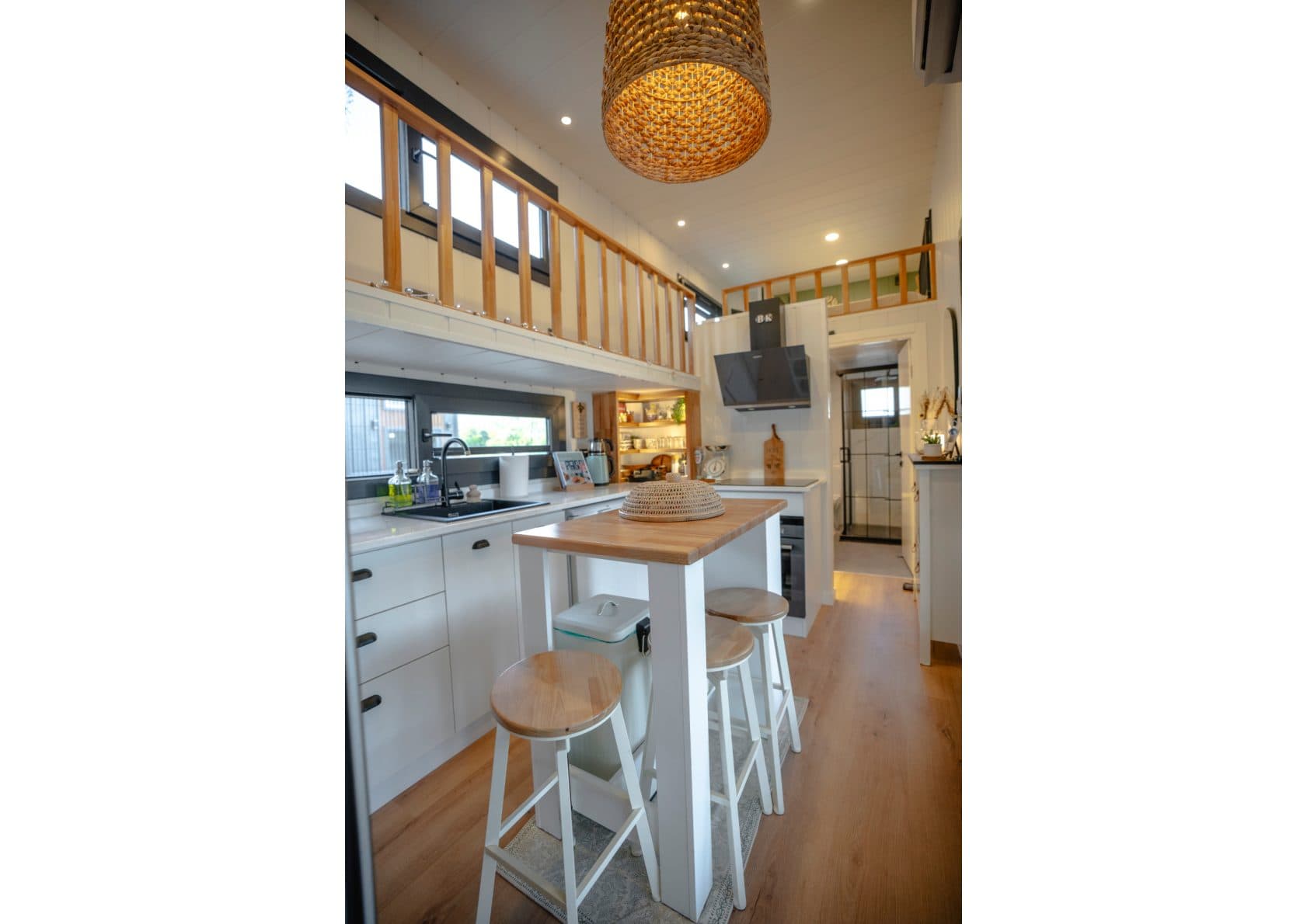 Juno 10m (8m available) 27