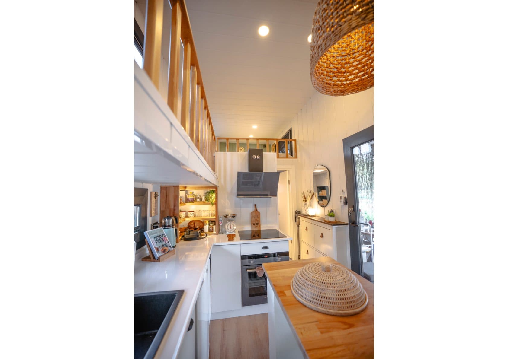 Juno 10m (8m available) 28